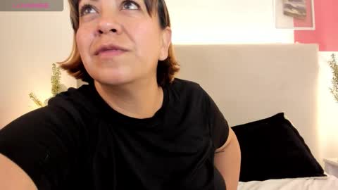 angel_velvet_ online show from 11/17/25, 11:05