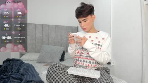 Snapshot of angel_villarreal chatting on 12/05/24, 03:37 Angel online show from 12/05/24, 03:37