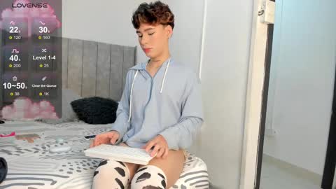 Snapshot of angel_villarreal chatting on 03/02/25, 03:02 Angel online show from 03/02/25, 03:02