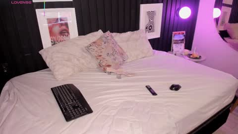 Snapshot of angel_zafiros chatting on 03/10/26, 08:14 Seortia Angel online show from 03/10/26, 08:14