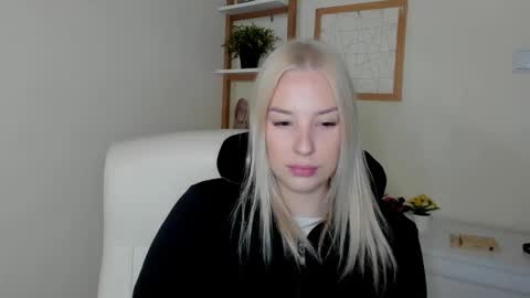 Snapshot of angela21babe chatting on 02/03/26, 06:51 Angela online show from 02/03/26, 06:51