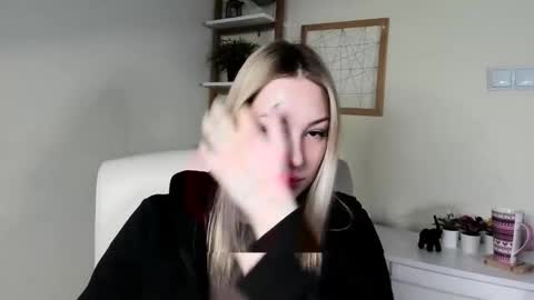 Snapshot of angela21babe chatting on 02/13/26, 06:31 Angela online show from 02/13/26, 06:31