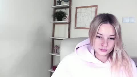 Snapshot of angela21babe chatting on 02/19/26, 06:53 Angela online show from 02/19/26, 06:53