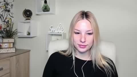 Snapshot of angela21babe chatting on 03/10/26, 06:40 Angela online show from 03/10/26, 06:40