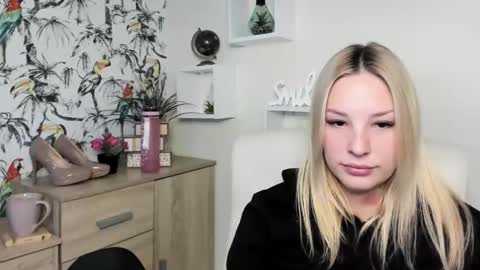 Snapshot of angela21babe chatting on 03/11/26, 07:03 Angela online show from 03/11/26, 07:03