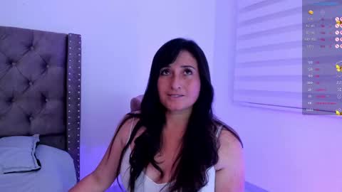 Ange online show from 10/17/25, 08:33