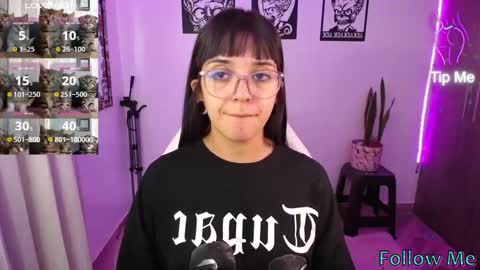 Snapshot of angela_lauren chatting on 02/25/25, 12:36 Angela online show from 02/25/25, 12:36