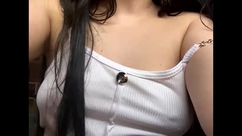 Snapshot of angela_lexxy chatting on 11/11/25, 02:11 call me lexxy online show from 11/11/25, 02:11