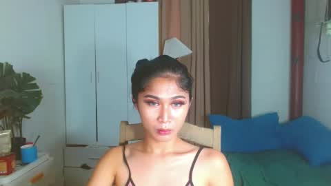 Snapshot of angela_mccollins chatting on 12/12/24, 02:04 angela online show from 12/12/24, 02:04