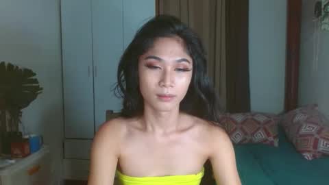 Snapshot of angela_mccollins chatting on 01/31/25, 10:10 angela online show from 01/31/25, 10:10