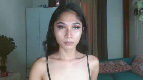 Snapshot of angela_mccollins chatting on 02/13/25, 10:54 angela online show from 02/13/25, 10:54