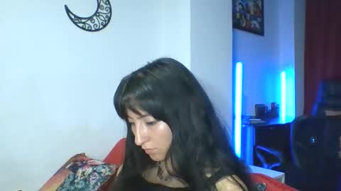 Snapshot of angela_mis chatting on 04/17/26, 04:37 Angela online show from 04/17/26, 04:37