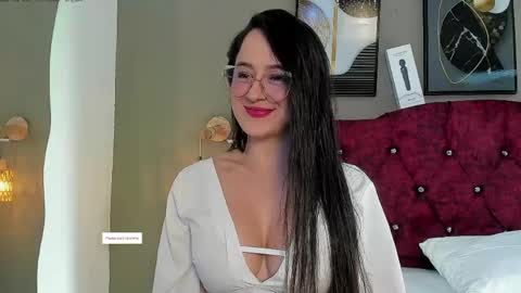 angela_nix online show from 05/09/26, 03:06