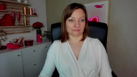 Snapshot of angela_samt chatting on 03/26/26, 06:52 Angela online show from 03/26/26, 06:52