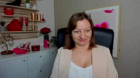 Snapshot of angela_samt chatting on 04/03/26, 05:27 Angela online show from 04/03/26, 05:27