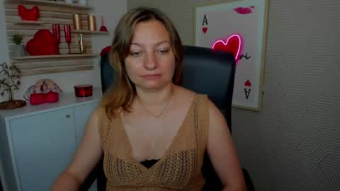 Snapshot of angela_samt chatting on 06/29/26, 05:25 Angela online show from 06/29/26, 05:25