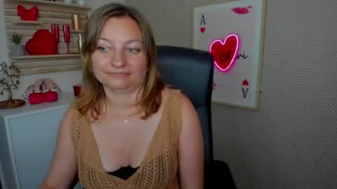 Snapshot of angela_samt chatting on 06/29/26, 10:15 Angela online show from 06/29/26, 10:15