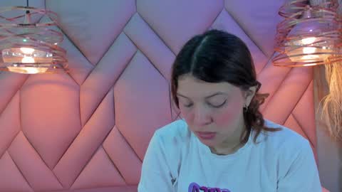 Snapshot of angelaa_cute chatting on 01/25/25, 12:05 ANGELA online show from 01/25/25, 12:05