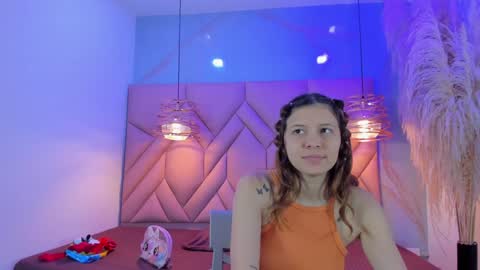 Snapshot of angelaa_cute chatting on 02/05/25, 12:06 ANGELA online show from 02/05/25, 12:06