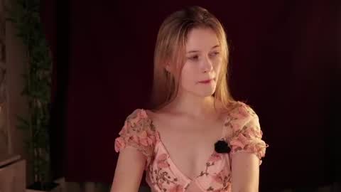 Snapshot of angelabalay chatting on 07/09/26, 12:09 Mary online show from 07/09/26, 12:09