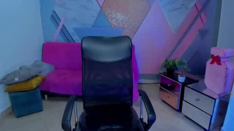 Snapshot of angelacoffee chatting on 11/05/25, 04:01 Angela online show from 11/05/25, 04:01