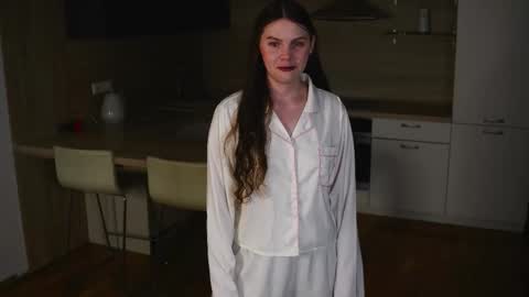 Snapshot of angelalantaff chatting on 12/01/25, 05:12 Olivia online show from 12/01/25, 05:12