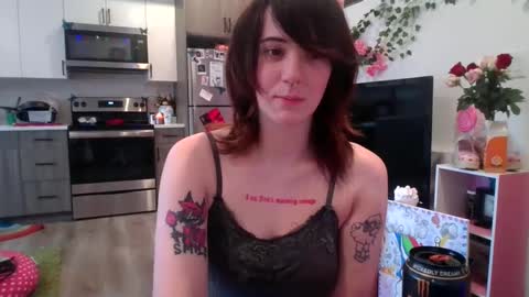 Snapshot of angelalice555 chatting on 10/11/25, 12:47 angelalice555 online show from 10/11/25, 12:47