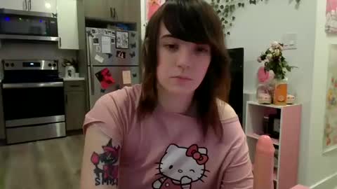 Snapshot of angelalice555 chatting on 10/19/25, 06:36 angelalice555 online show from 10/19/25, 06:36