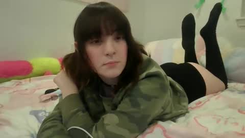 Snapshot of angelalice555 chatting on 12/21/25, 10:00 angelalice555 online show from 12/21/25, 10:00