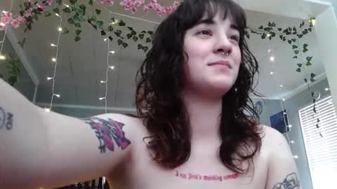 Snapshot of angelalice555 chatting on 05/26/26, 10:17 angelalice555 online show from 05/26/26, 10:17
