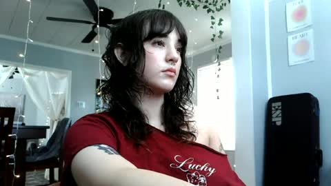 Snapshot of angelalice555 chatting on 06/24/26, 06:18 angelalice555 online show from 06/24/26, 06:18