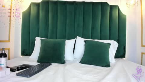 Angela  online show from 02/08/25, 08:32