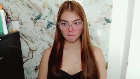 Snapshot of angelari_slut chatting on 11/10/25, 04:22 angelari_slut online show from 11/10/25, 04:22