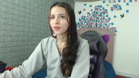 angelaturizo_ online show from 11/05/25, 06:57