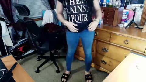 Angela Longcock online show from 04/29/26, 03:10