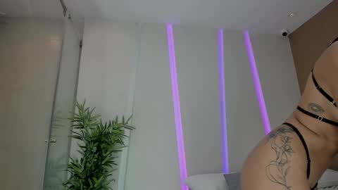 Snapshot of angelbae_ chatting on 01/19/25, 05:39 AngelBae online show from 01/19/25, 05:39