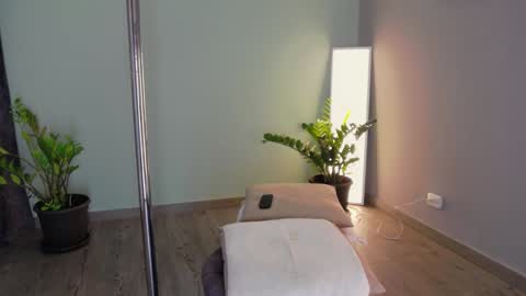 Snapshot of angelbae_ chatting on 02/02/25, 04:32 AngelBae online show from 02/02/25, 04:32