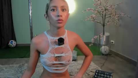 Snapshot of angelbae_ chatting on 06/11/26, 12:32 AngelBae online show from 06/11/26, 12:32