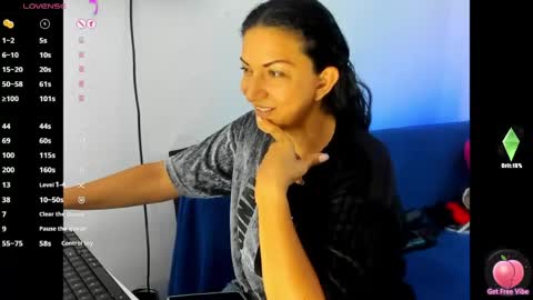 Snapshot of angelblue972344 chatting on 05/10/26, 06:35 angel online show from 05/10/26, 06:35