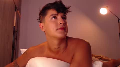 Snapshot of angelcossio chatting on 03/11/25, 01:59 Angel online show from 03/11/25, 01:59