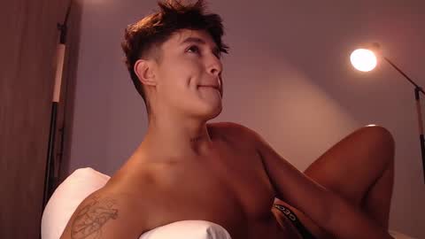 Snapshot of angelcossio chatting on 03/11/25, 10:09 Angel online show from 03/11/25, 10:09