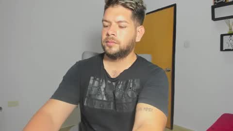 Snapshot of angelcute3 chatting on 09/14/25, 01:05 angel online show from 09/14/25, 01:05