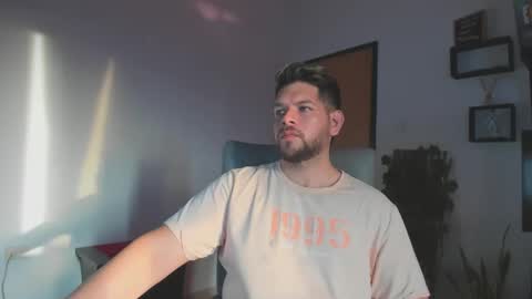 Snapshot of angelcute3 chatting on 10/07/25, 10:07 angel online show from 10/07/25, 10:07