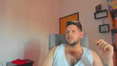 Snapshot of angelcute3 chatting on 10/29/25, 05:04 angel online show from 10/29/25, 05:04