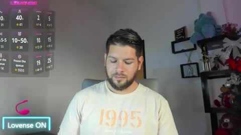 Snapshot of angelcute3 chatting on 12/01/25, 04:12 angel online show from 12/01/25, 04:12