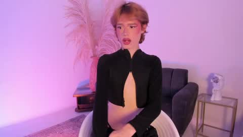 Snapshot of angeldoll_1 chatting on 06/09/26, 04:02 Angel Doll online show from 06/09/26, 04:02