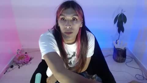 angele online show from 11/18/25, 06:23