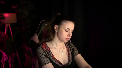 Angel online show from 05/18/26, 07:25