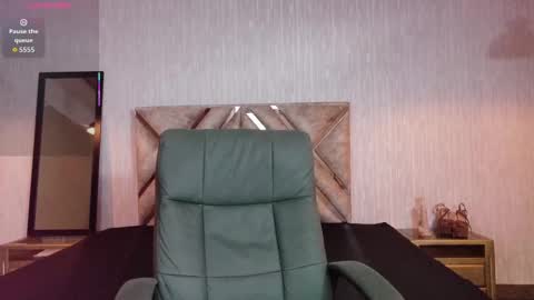 angel online show from 10/03/25, 01:30