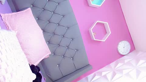 angeles_bust online show from 02/02/25, 03:49